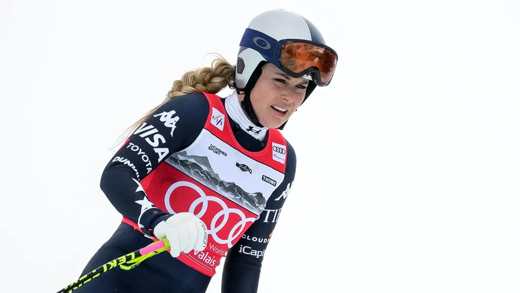 Lindsey Vonn will participate in the Olympics even with a fully torn ACL.