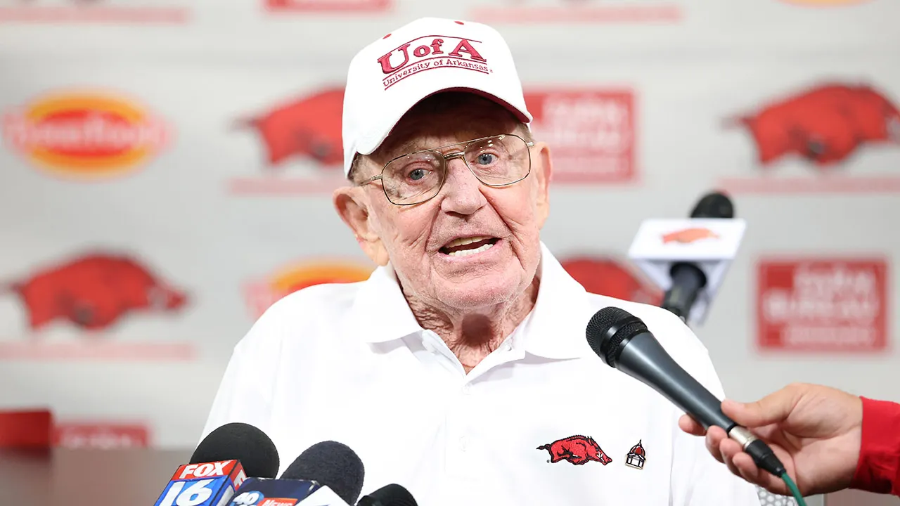 Lou Holtz's son provides a health update