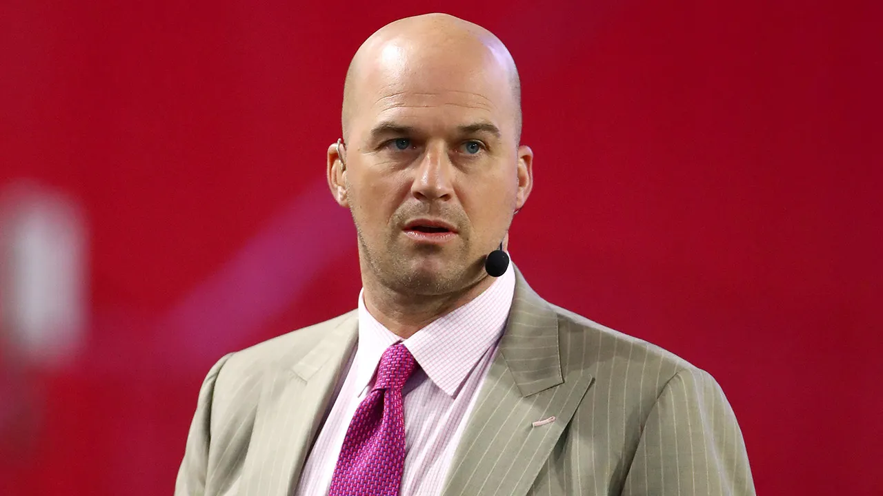 Matt Hasselbeck discusses the injuries of Sam Darnold and Drake Maye during the Super Bowl