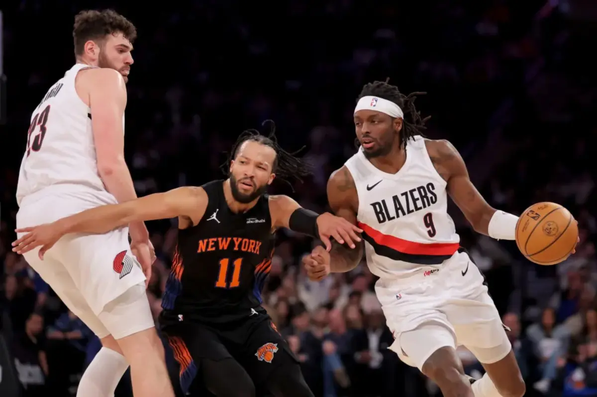 Mike Brown attributes the Knicks' defensive improvement to Jalen Brunson.