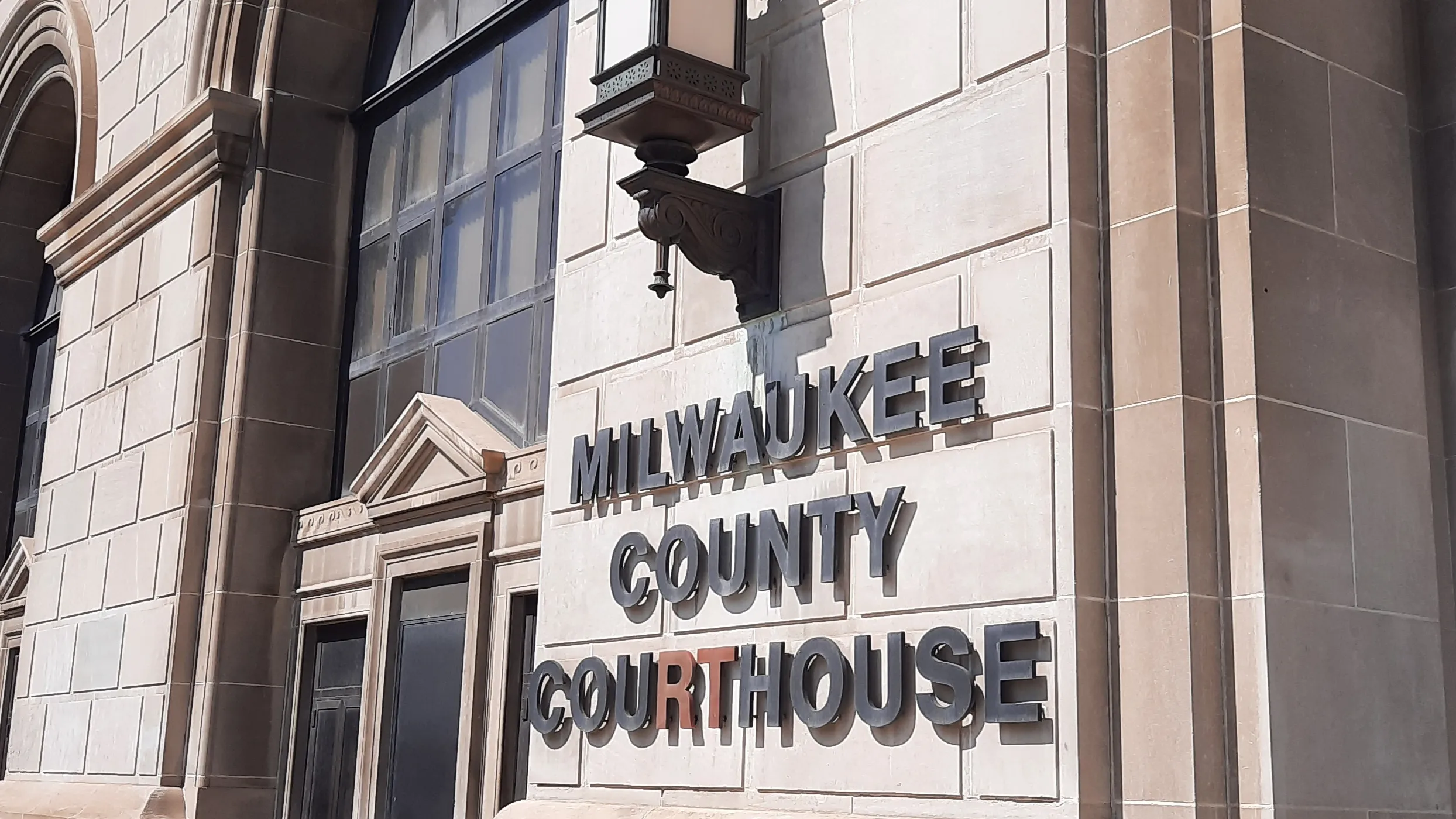 Milwaukee County signs new agreement following health insurance issue