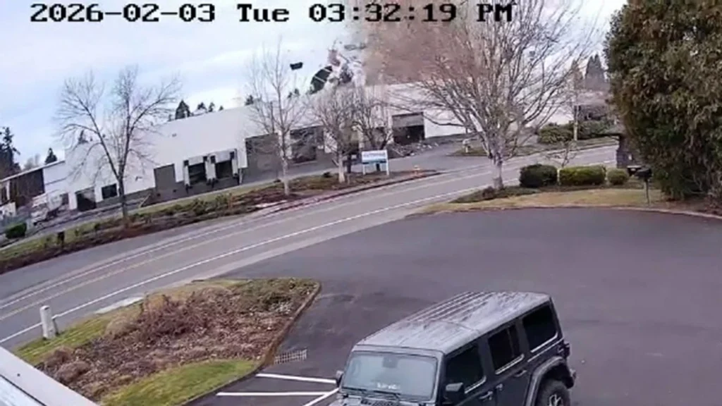 One person hurt in blast at Canby business, evacuations underway