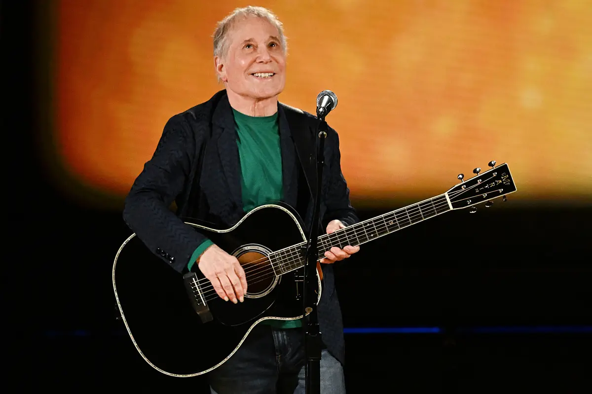 Paul Simon to be the main performer at the 10th annual 'Love Rocks NYC' concert