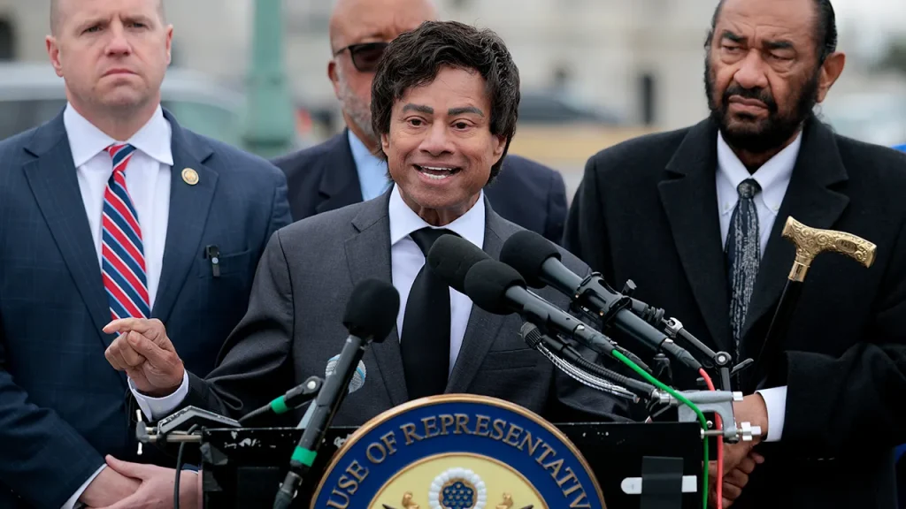 Progressive Democrat criticizes high-ranking Trump immigration official in heated hearing confrontation