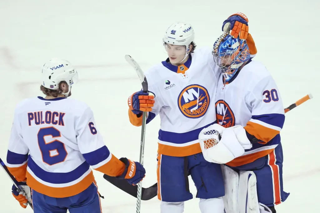 Receive a complimentary $20 and a 100% match on deposits up to $100 for Islanders versus Devils.