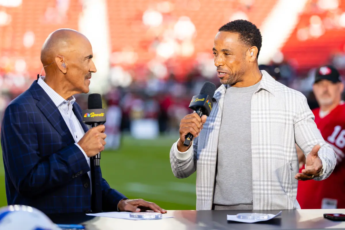 Rodney Harrison criticizes Tony Dungy during the Super Bowl broadcast regarding the Hall of Fame vote for Bill Belichick