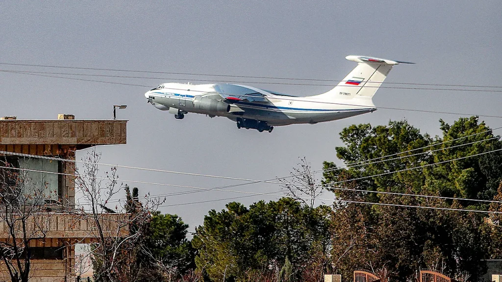 Russian cargo plane Il-76 arrives at Cuban military base during rising tensions