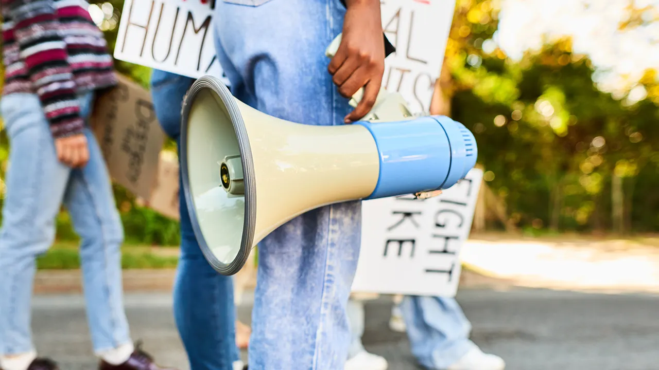 School board member challenges principal regarding ICE protest