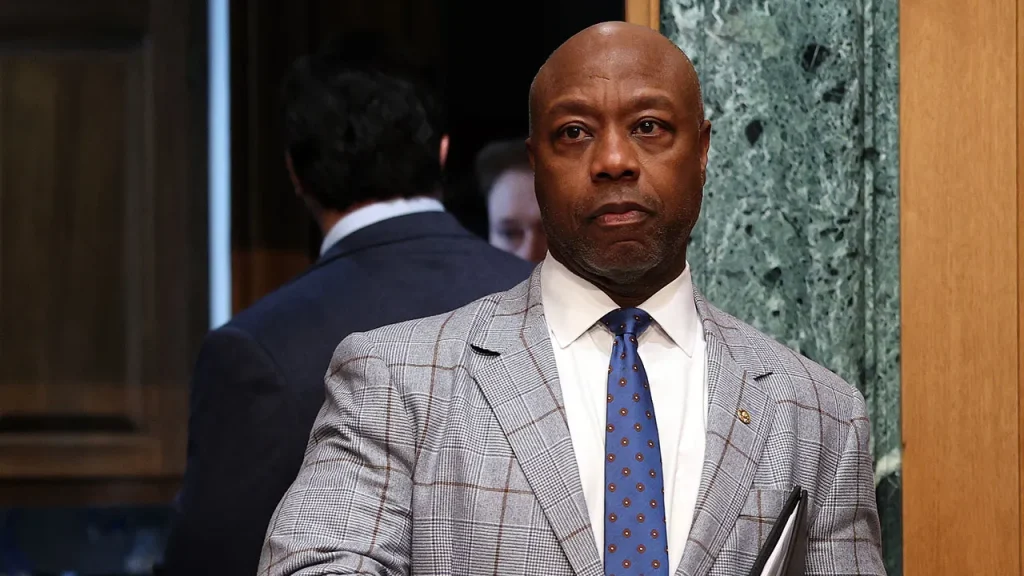 Senate Republican Tim Scott criticizes Trump for 'racist' social media message