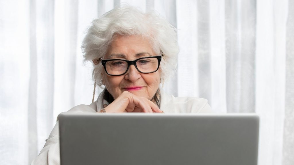 Simple Brain Activity Reduces Dementia Risk by 25%, Research Indicates