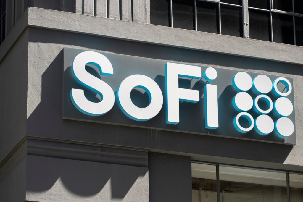 SoFi Stock Declines Before Robinhood Reports: Important Details to Consider