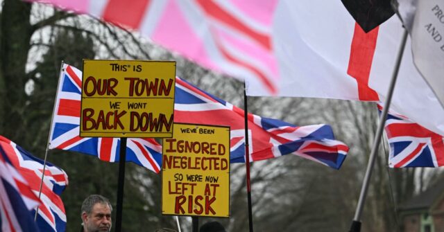 Starmer Confronts Opposition to Plans for Government Housing for Migrants