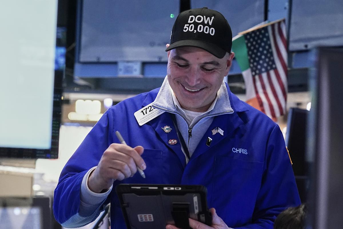 Stock market update: Dow Jones stabilizes, S&P 500 and Nasdaq recover after a hectic week on Wall Street