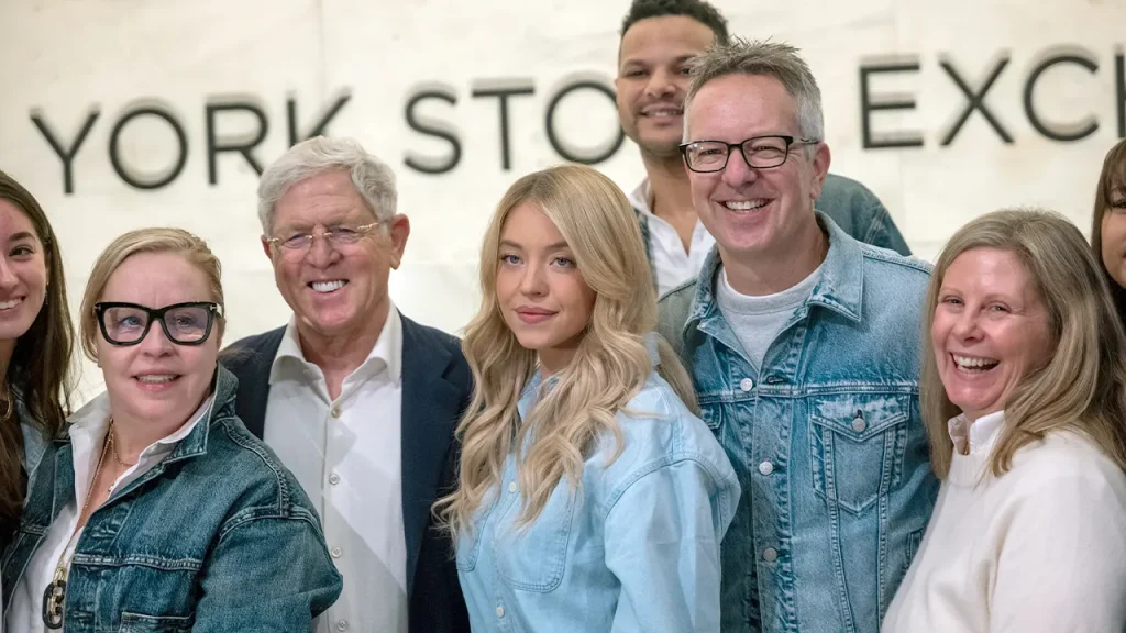 Sydney Sweeney opens the NYSE alongside the CEO of American Eagle