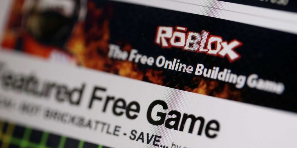 Teenager drove for 22 hours non-stop to abduct 2 underage girls he encountered in a Roblox game, according to police.
