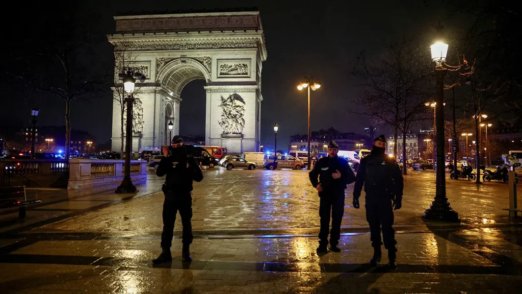 Terrorism convict reportedly assaults officer, shot by police in Paris