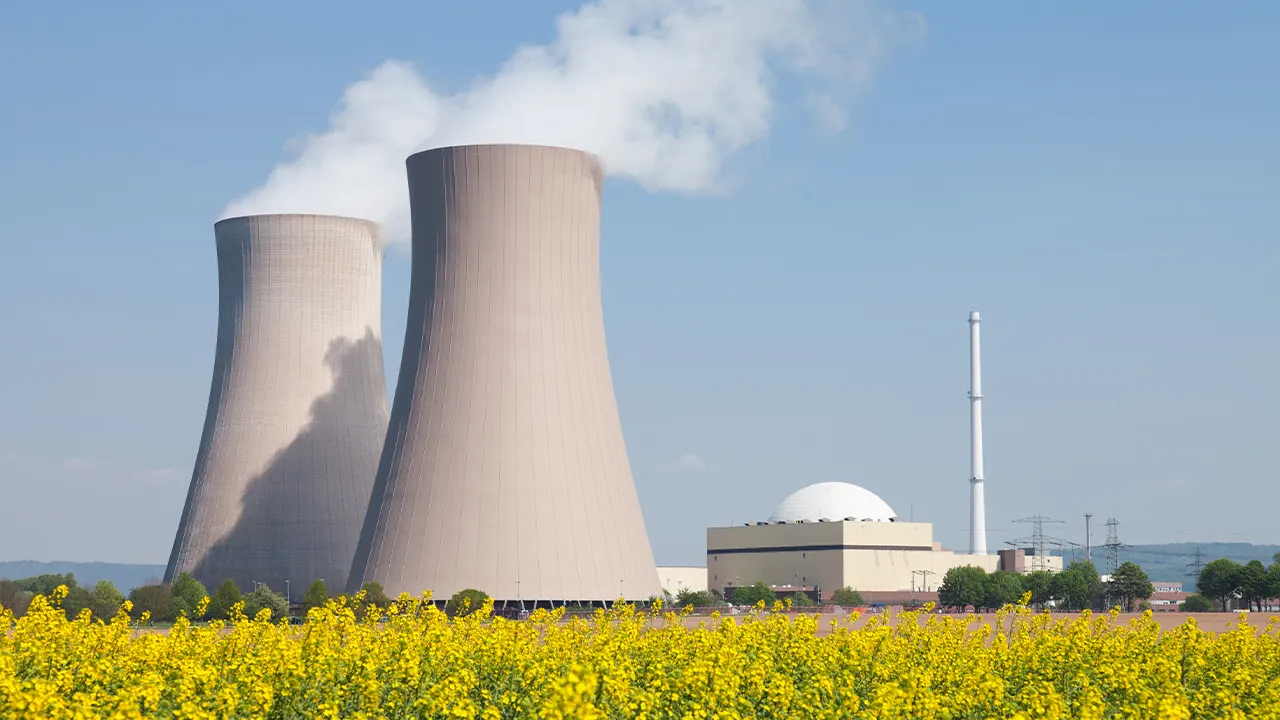 The revival of nuclear energy in America is encountering significant setbacks due to issues with waste management in Washington.