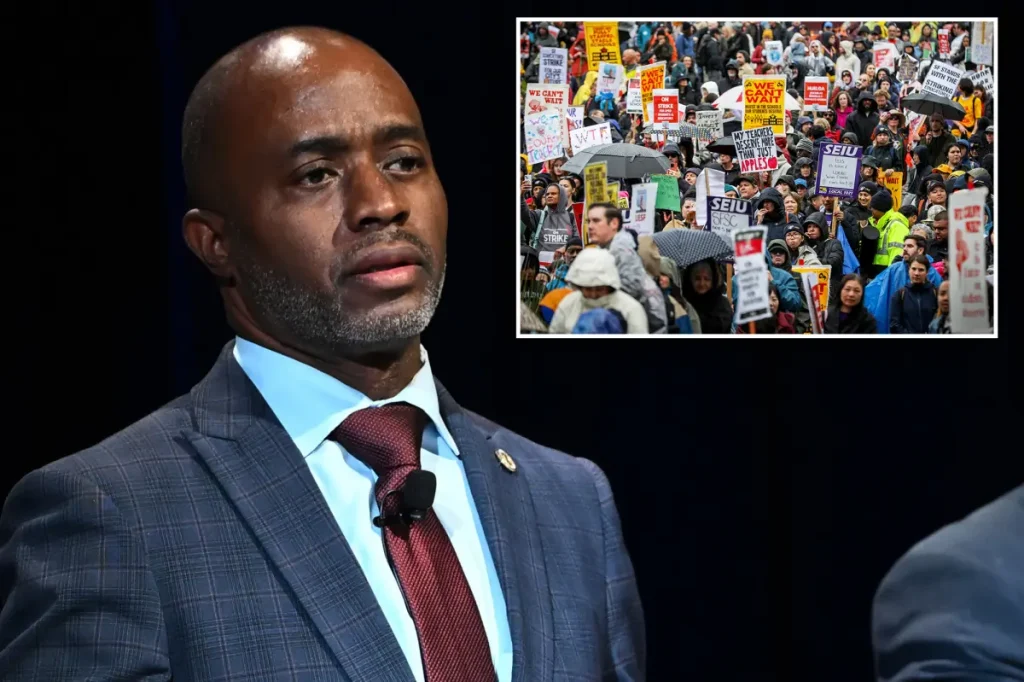 Tony Thurmond made an unexpected visit to the teachers' strike in San Francisco.