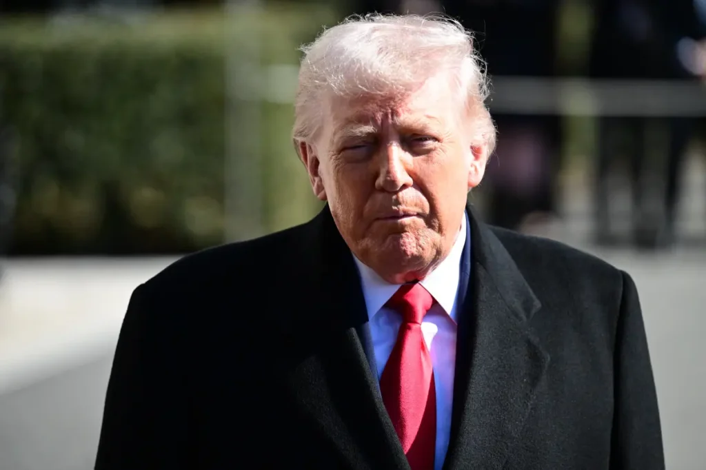 Trump indicates he intends to go to Venezuela following the visit of the Energy secretary.