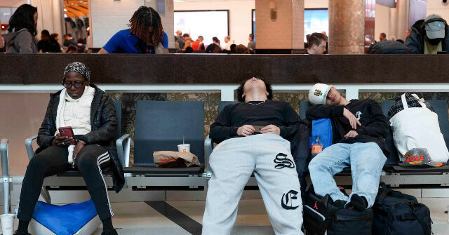 3,428 Flights Canceled Due to Storm Affecting Travel Across the U.S.