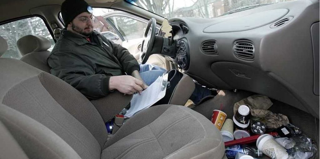 A cluttered car could lead to fines of $500 or possible jail time.