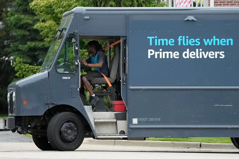 Amazon provides 1-hour and 3-hour delivery options for US customers who are willing to pay an additional fee.