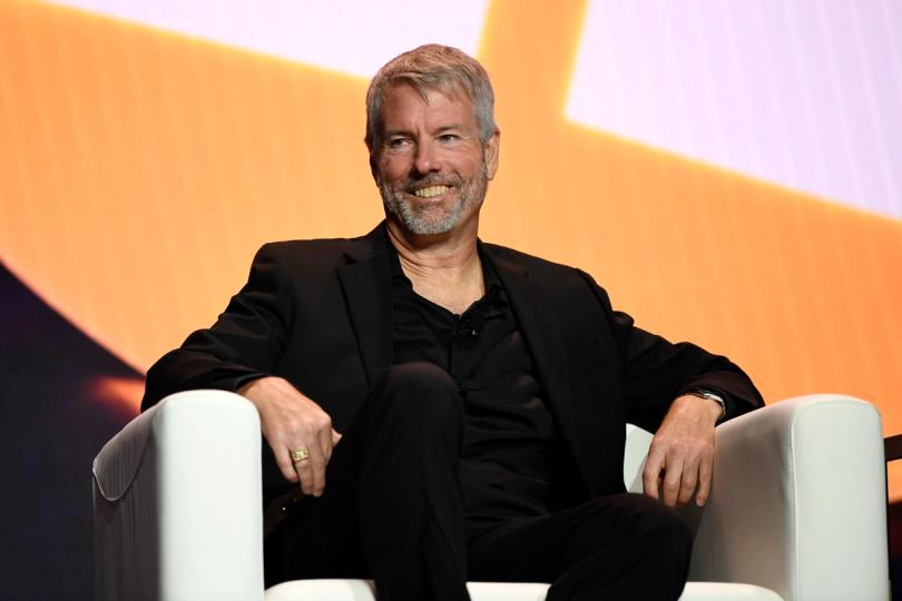 Boris Johnson's label of Bitcoin as a 'Ponzi' sparks responses from Michael Saylor and others.