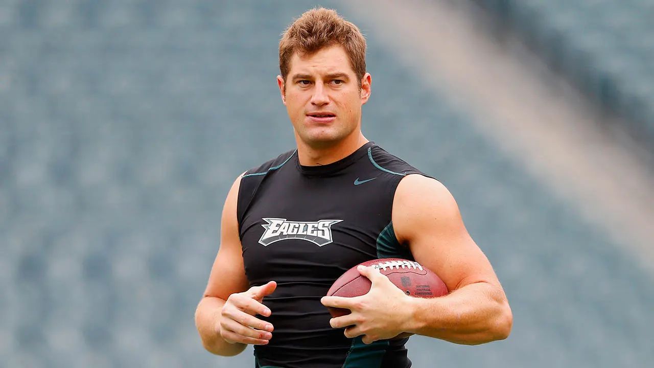 Brent Celek's former wife reveals relationship with Hollis Thomas