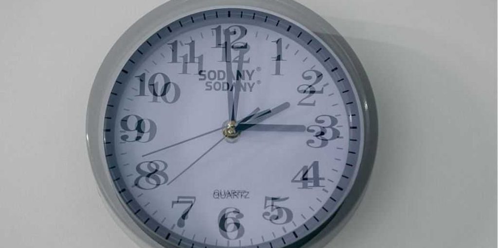 California Republicans seek to abolish daylight saving time — a foolish American custom.