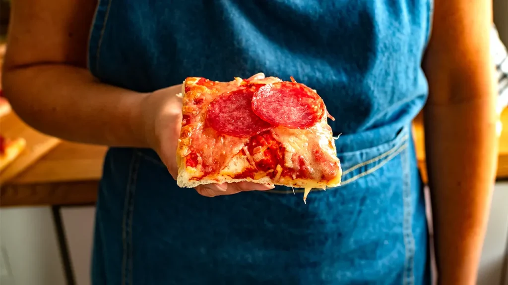 Columbus-style pizza receives national acclaim as a popular dining choice.