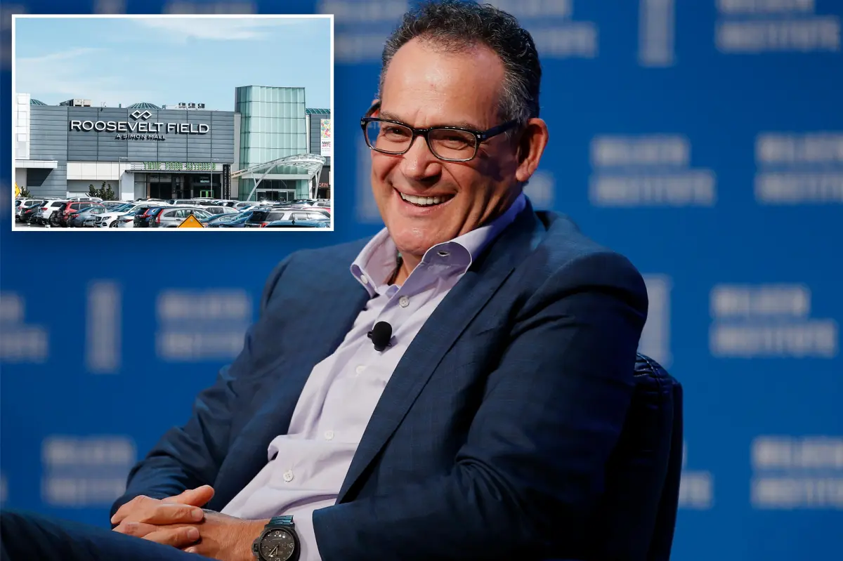 David Simon, the "Mall King," passes away at 64 after fighting cancer.