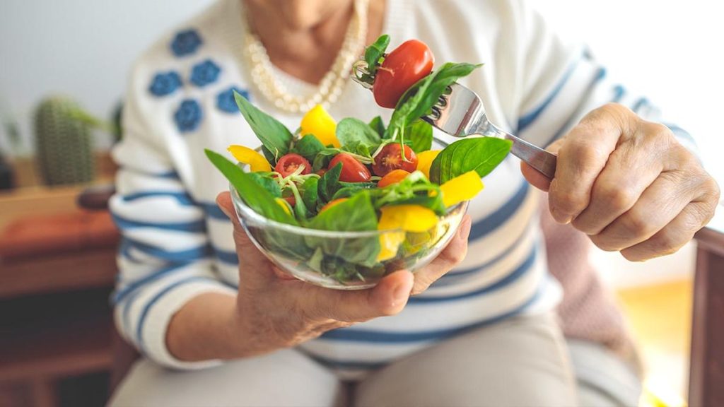 Doctor recommends that Americans increase their intake of five essential protective foods