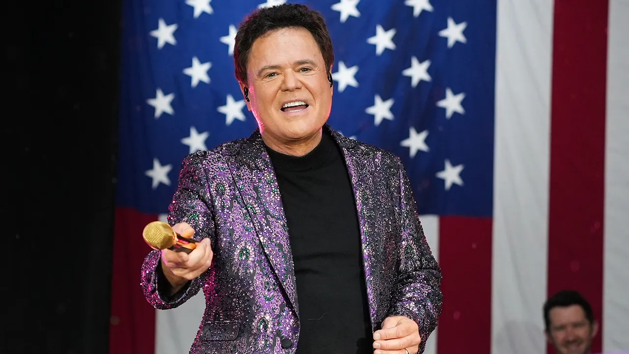 Donny Osmond employs AI to bring back his younger self for performances.