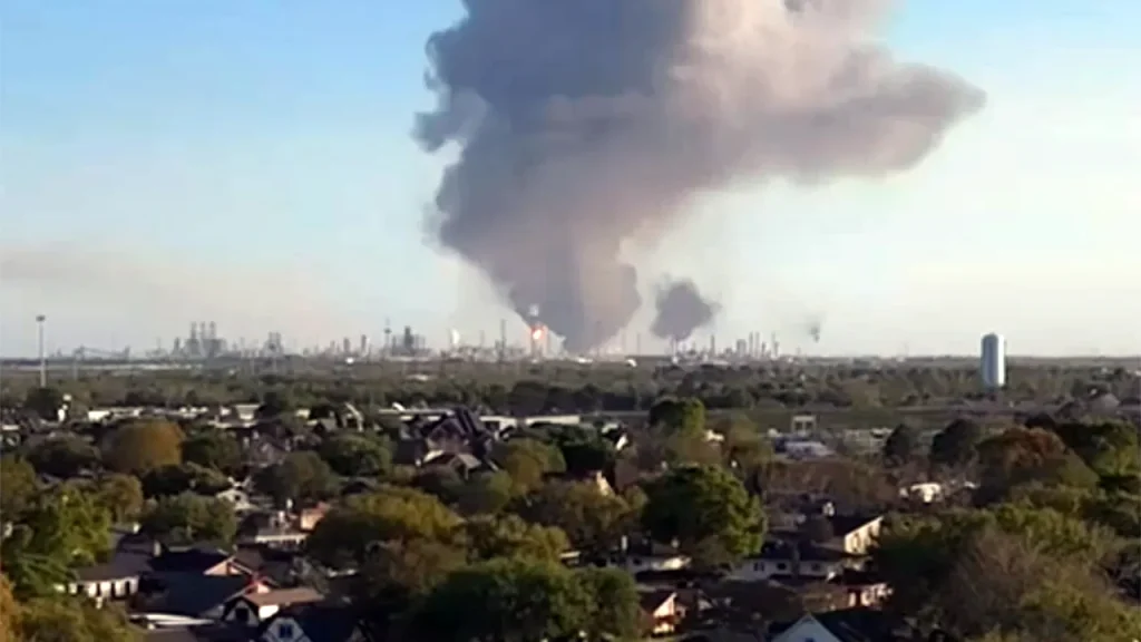 Explosion at Texas oil refinery leads to shelter-in-place order