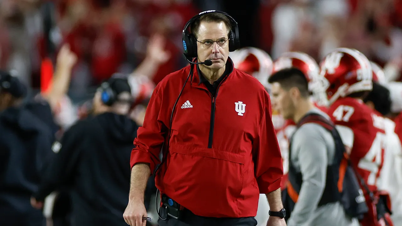 Footwear worn before practice by Indiana transfer draws criticism from Curt Cignetti