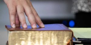 Former megachurch pastor resumes ministry after being removed due to Robert Morris' child sex abuse controversy.