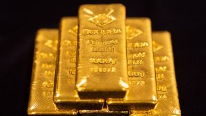 Gold plunges further into bear market as selling continues