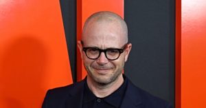 Hollywood Gives Green Lantern Franchise to Someone Who Dislikes Green