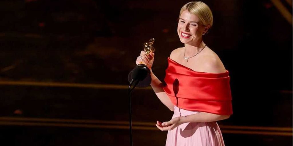 "I enjoy being your mom": How Best Actress Jessie Buckley turned motherhood into the biggest triumph at the Oscars.