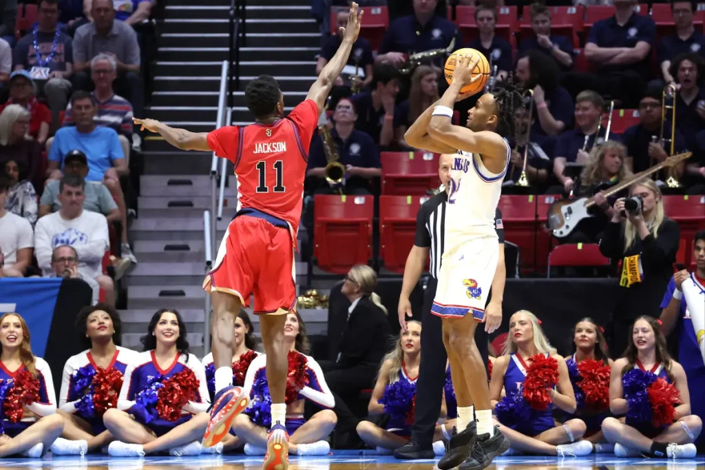 Ian Jackson provides the needed boost for St. John's in their March Madness victory.