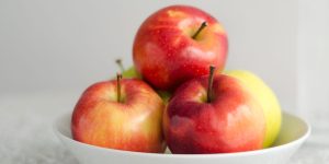 Is Eating an Apple Each Day Really Good for You? A Dietitian Shares Their Thoughts