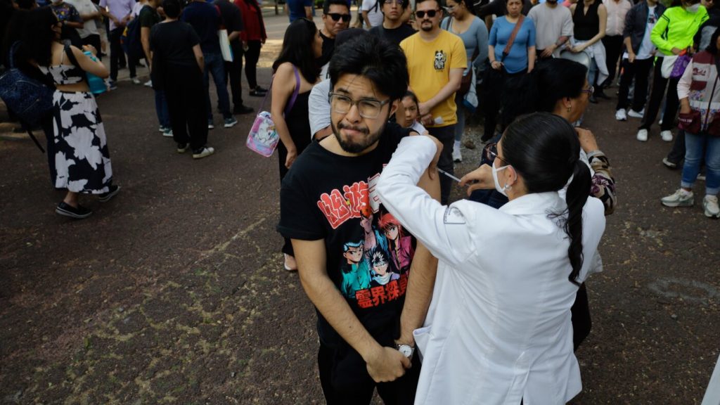Is Mexico's large measles vaccination initiative effective?