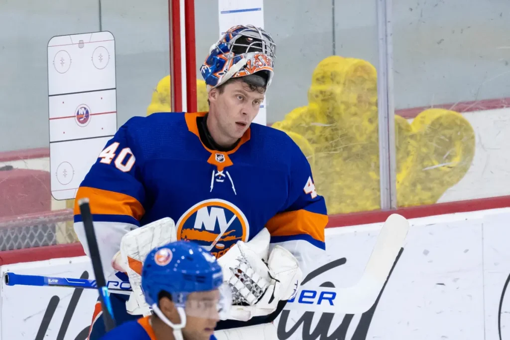 Islanders shed light on Semyon Varlamov