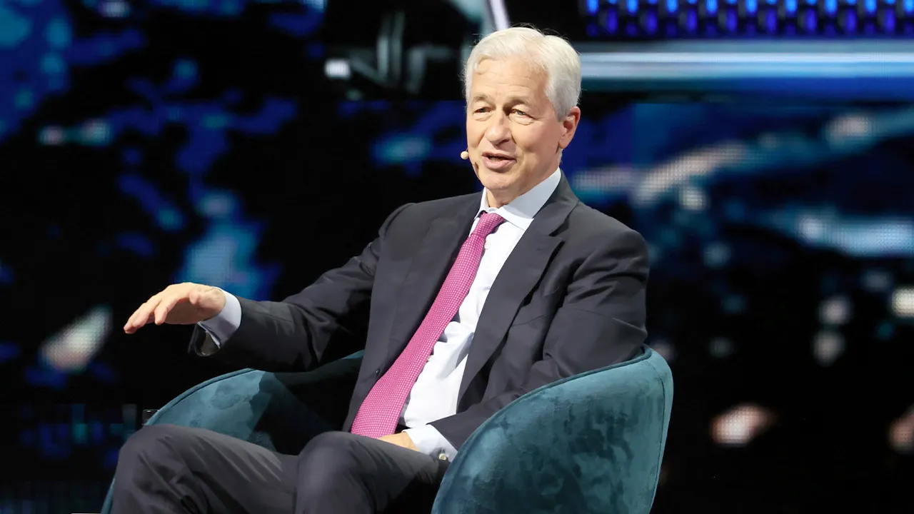 Jamie Dimon states that U.S. defense procurement has started to resemble that of Europe.