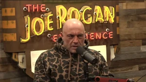 Joe Rogan criticizes Hollywood for insincerity and conformist political views