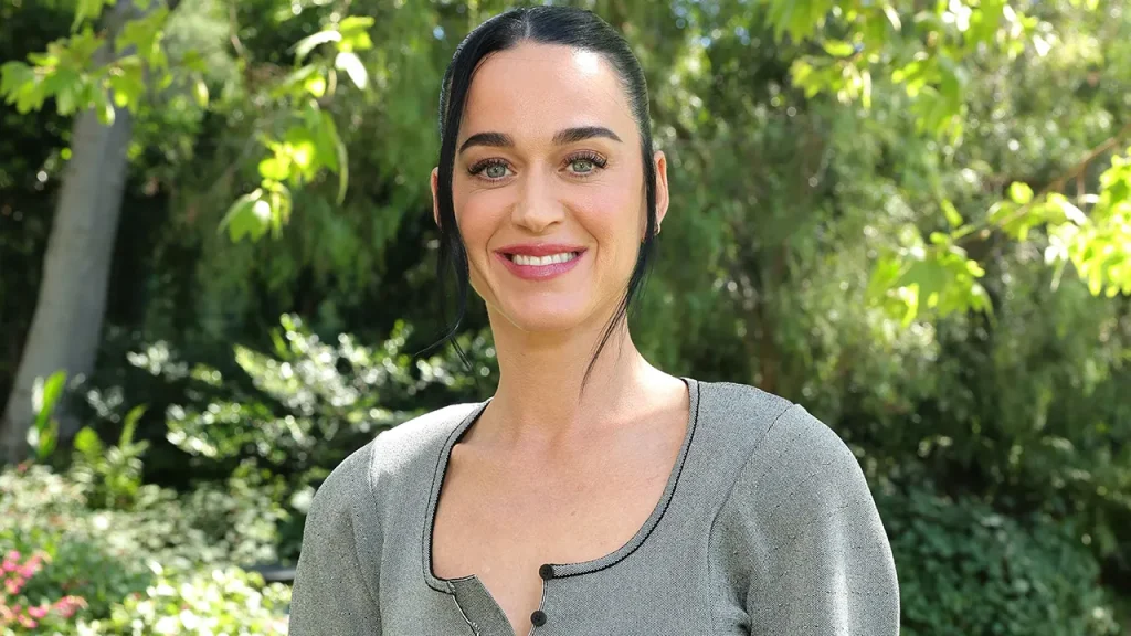 Katy Perry posts pictures with her boyfriend Justin Trudeau on Instagram