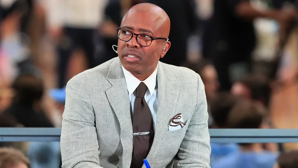 Kenny Smith dismisses discussions about the UNC position, urging the next coach to focus on long-term stability.