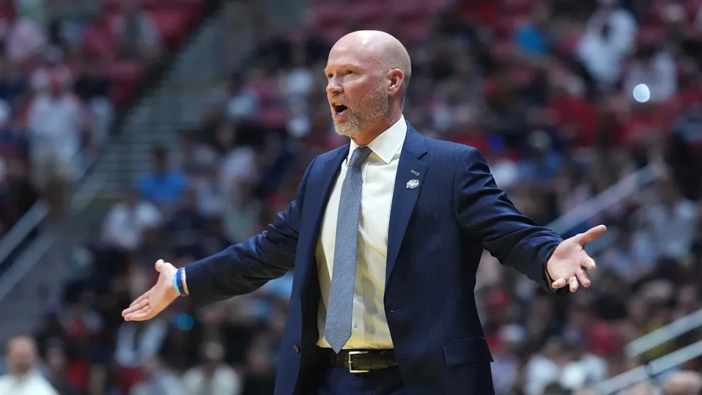 Kevin Willard from Villanova makes a bizarre comment about letting staff go during March Madness