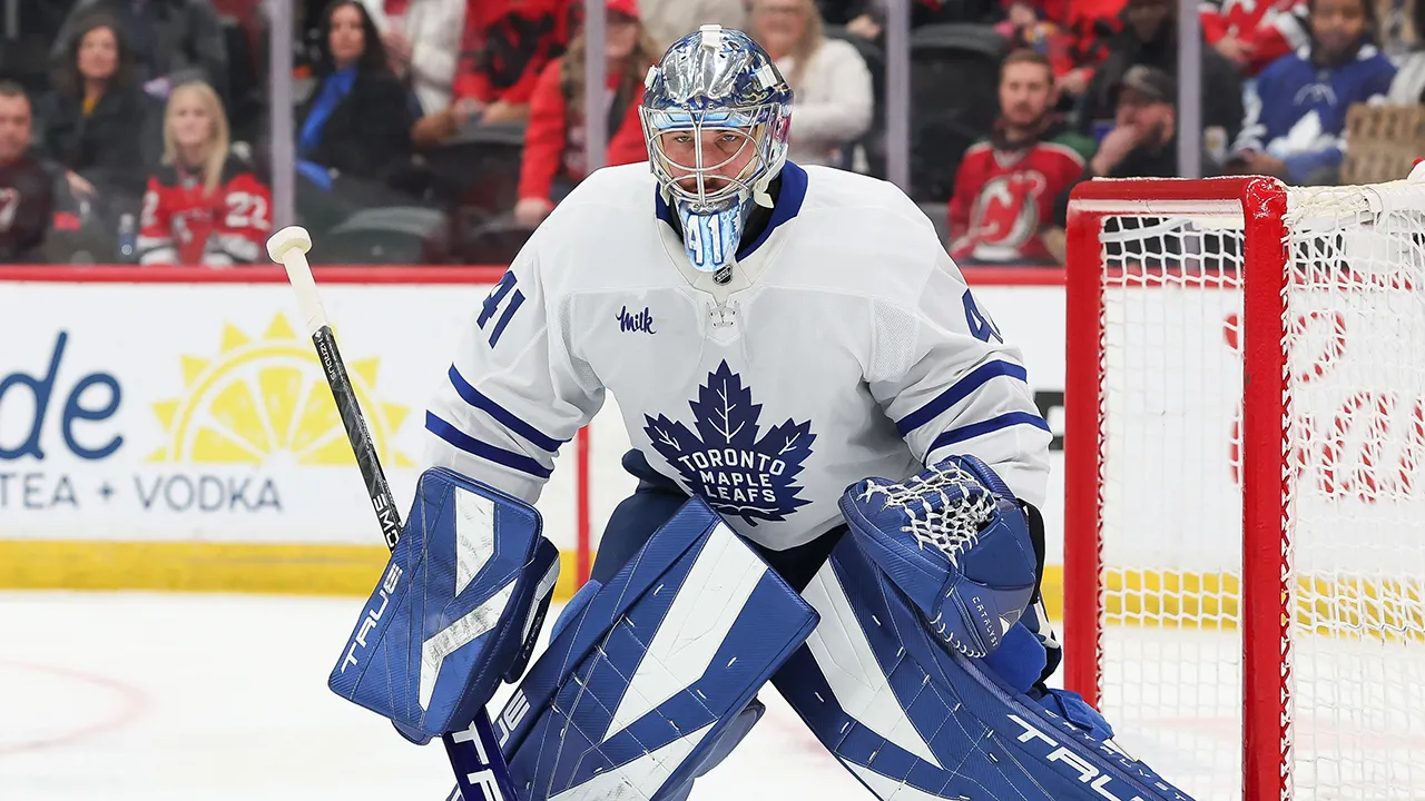 Maple Leafs goalie Anthony Stolarz taken to hospital after puck strikes his throat