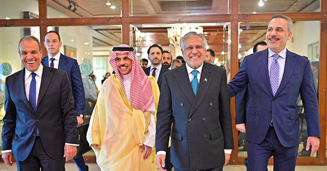 Pakistan Holds 'Peace Discussions' Excluding the U.S., Israel, and Iran